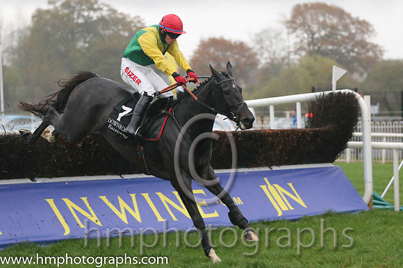 01 Sizing Solution and J J Burke - - 01st (7 ,emerald green, yellow chevron ) Trainer - J T R Dreaper
