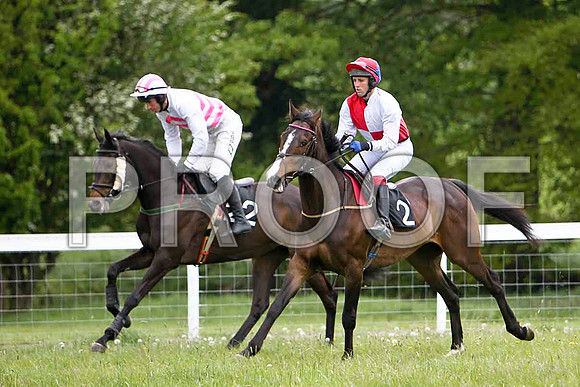 On the Arthur , 5th, Jockey Derek O'Connor & Seaofemotion , 2nd, Jockey - G L Murphy - FT8E2387-e