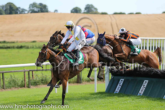 01st Mountain Kingdom and P Townend ( 2 , white, yellow panel ) Trainer - C A McBratney , Owner - Cathal M McGovern