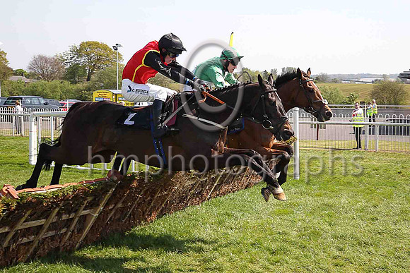01st Fiesole and A Ring ( 3 , emerald green, white sash ) Trainer - E Doyle , Owner - Mrs P Doyle