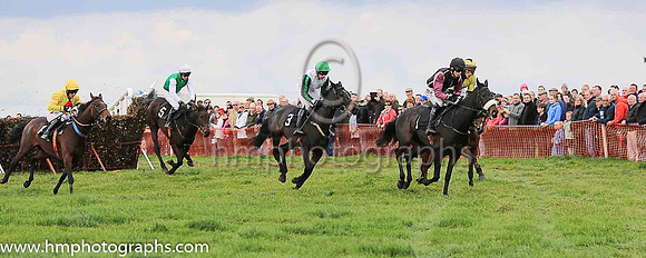 01st HIDE THE BISCUIT and J C Barry ( 1 , BLACK,yellow seams; mauve sleeves; black cap,yellow star ) Trainer: Mervyn Torrens,, Owner : Anne Torrens