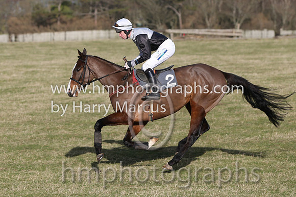 01 Ballyarthur  Derek O'Connor - Trainer : Colin S McKeever, Black and white qtrd