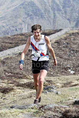 Jane Leonard - Todmorden Harriers - 115th , 18th woman in 3.22.29 - FT8E1804-e