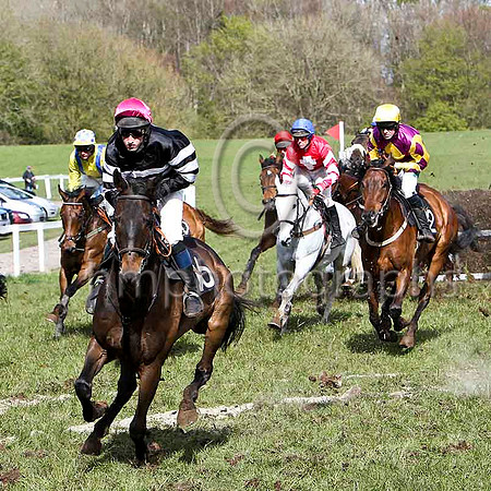 Patsy Dan (16 - black & white hoops) & R M Johnston - 5thFT8E2379-e