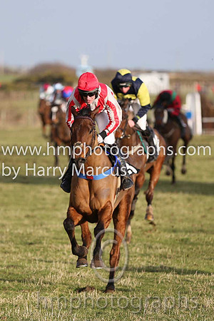 01 Mystical Knight  B O'Neill - Trainer : Colin Bowe, Grey, red chevron