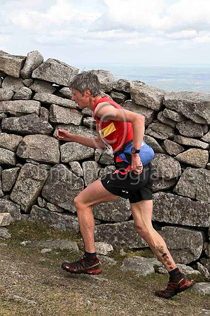 Angela Mudge - Carnethy Hill Running Club -Winner in 1:00:18 - CU2D2381-e
