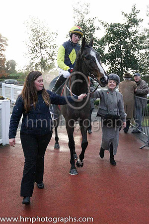01st Realt Mor and K M Donoghue ( 1 , black, yellow diamond ) Trainer - G Elliott , Owner - Mrs P Sloan