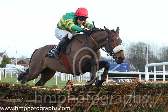 01 Roll It Out & R P McNally - winners (16, emerald green and orange hooped ) - CU2D9957-132