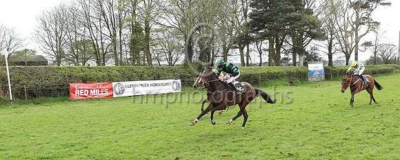 01st YEAH MAN and J W Hendrick ( 45 , BLACK,emerald green epaulettes; black  emerald green hooped sleeves; black  emerald green hooped cap ) Trainer: Cormac Doyle , Owner : Partnership Monbeg Farm Ra