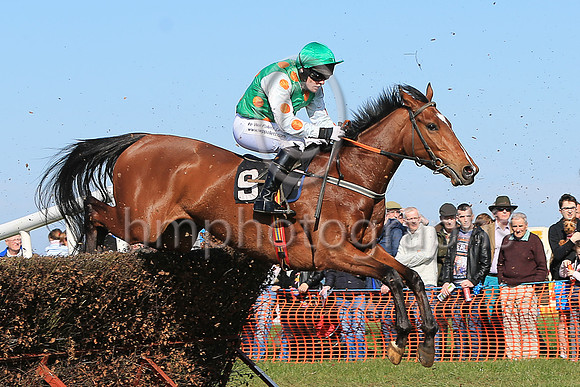 01st SOME MAN and R James ( 9 , EMERALD GREEN,orange spots; white sleeves,orange spots; emerald green cap ) Trainer: Donnchadh Doyle,, Owner : Syndicate Monbeg