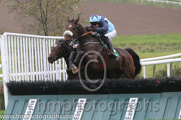 01 Crown Theatre and P Carberry - - 01st (5 ,Light blue, dark blue chevron ) Trainer - G Elliott