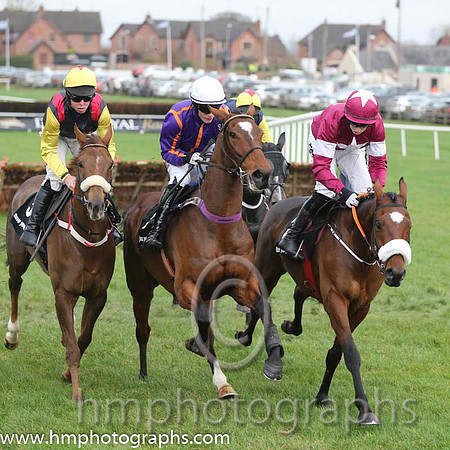 04 King of the Picts and A E Lynch - - 04th (3 ,black, red epaulettes ) Trainer - J P Shanahan