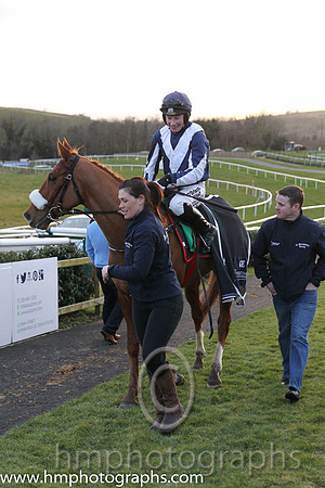01 Alberta &amp; N. Carberry - Trainer: Gordon Elliott - Owner: Cullentra Racing Syndicate ( blue, white chevron )