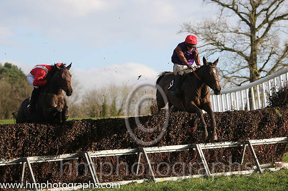 06 Steel's Cotton and N McParlan - PU - 06th (9 ,violet, royal stewart tartan sleeves ) Trainer - I R Ferguson