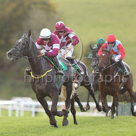 01st Farceur Du Large and S W Flanagan ( 3 , maroon, white star ) Trainer - N Meade , Owner - Gigginstown House Stud