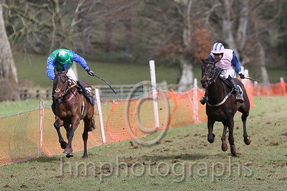 01st MOLLYKING? and M J O'Hare ( 17 , PINK; blue sleeves; pink  blue striped cap ) Trainer: J.G. Cosgrave,, Owner : Fred Mackey