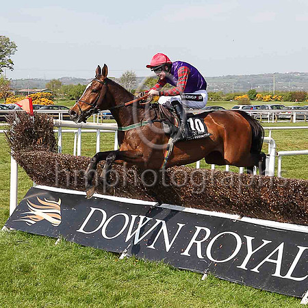 04th Steel?s Cotton and D E Mullins ( 10 , violet, royal stewart tartan sleeves ) Trainer - I R Ferguson , Owner - Miss S M Wilson