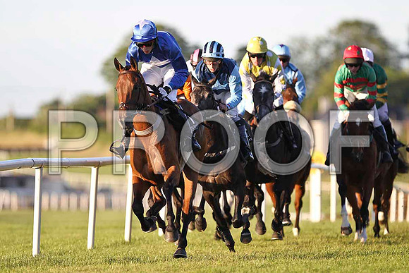 Benefit of Porter in the lead, finished 6th, Jockey Mr N J Redmond - FT8E1188-e