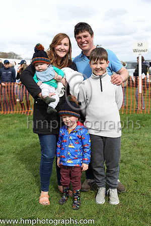 \01st SHECOULDBEANYTHING and D G Lavery ( 12 , NAVY,light blue star; navy sleeves,light blue armlet; navy cap,light blue star ) Trainer: Patrick Eugene Turley,, Owner : Declan Lavery