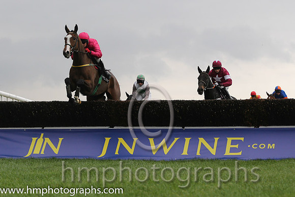 01 Apache Stronghold and P Carberry - - 01st (1 ,cerise ) Trainer - N Meade