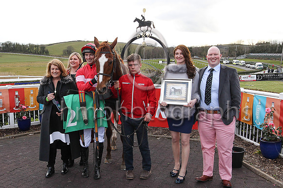 01st Getareason and Mr P W Mullins ( 2 , red, pink band ) Trainer - W P Mullins , Owner - Sullivan Bloodstock Limited