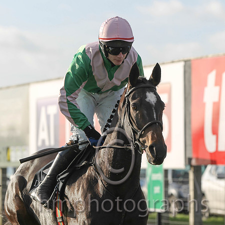 09 Kilbarry Beauty & P Townend - 9th (4, emerald green, pink chevron ) - FT8E9963