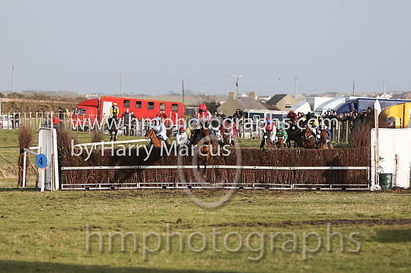 01 Mystical Knight  B O'Neill - Trainer : Colin Bowe, Grey, red chevron