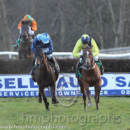 Race 6 1st - Court Frontier (IRE) (2 ) Jockey: Mr John J Fitzpatrick (7) - Trainer: A Fleming - yellow, blue sash