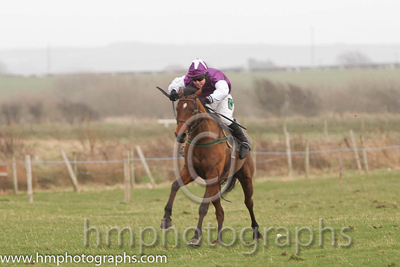 01 Patsy's Benefit & J P McKeown - Winners (7, purple, white sleeves) - FT8E3216-57