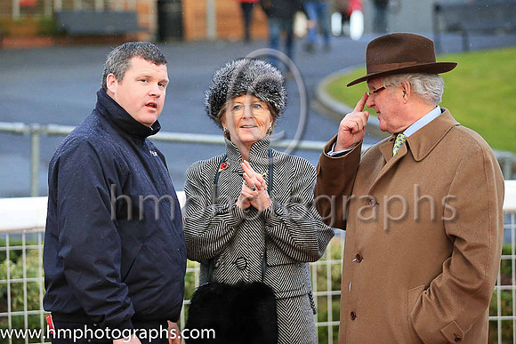 01st Realt Mor and K M Donoghue ( 1 , black, yellow diamond ) Trainer - G Elliott , Owner - Mrs P Sloan
