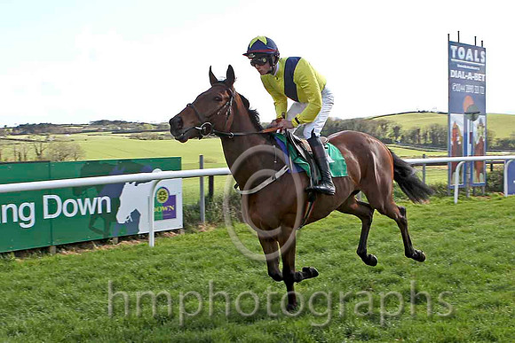 Ahyaknowyerself & D E Mullins - 7th (1, yellow. dark blue sash) - CU2D2268-e