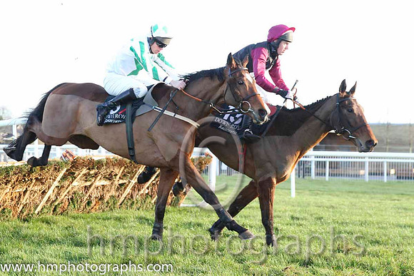 11 Isle View & B M Cash - 11th (5, white, emerald green star) & 13 SunsetsToRise & J S McGarvey - 13th (13, black, white star, maroon sleeves) - CU2D9850-66