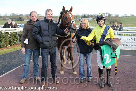 Race 6 1st - Court Frontier (IRE) (2 ) Jockey: Mr John J Fitzpatrick (7) - Trainer: A Fleming - yellow, blue sash