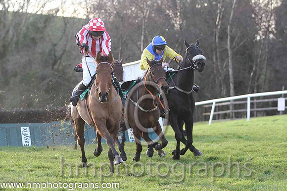 01 Allez Vic & B Hayes - winners (3, red and white stripes ) & 02 Redclue & A E Lynch - 2nd (10, royal blue & yellow diabolo) - FT8E1287-30