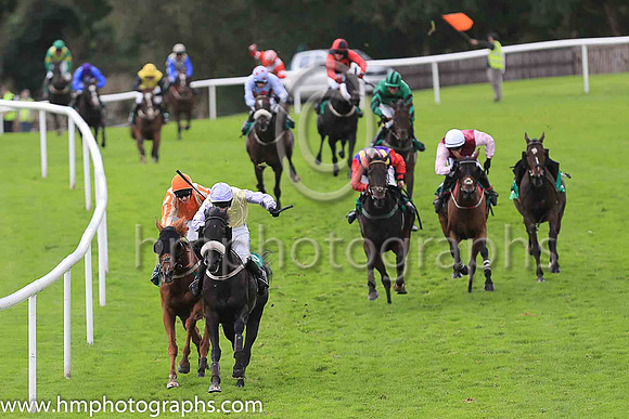 01st Mister To Mister and Brian Hayes ( 8 , yellow, mauve sleeves ) Trainer - B Arthey , Owner - C Gault