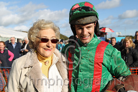 01st Ticinese (Gb) and M J O'Hare ( 6 , EMERALD GREEN,red braces; emerald green, plain sleeves; emerald green cap,red diamonds ) Trainer: Graham McKeever,, Owner : Mrs M.E. Hagan