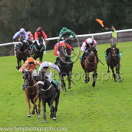 01st Mister To Mister and Brian Hayes ( 8 , yellow, mauve sleeves ) Trainer - B Arthey , Owner - C Gault