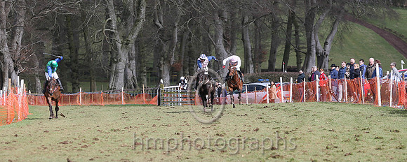 01st MOLLYKING? and M J O'Hare ( 17 , PINK; blue sleeves; pink  blue striped cap ) Trainer: J.G. Cosgrave,, Owner : Fred Mackey