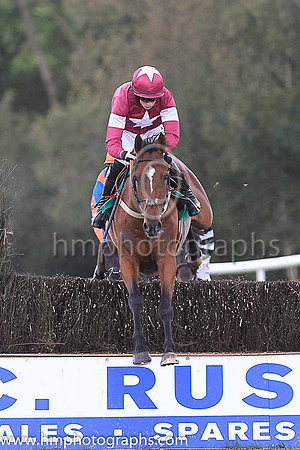 01st Marinero and B J Cooper ( 2 , maroon, white star ) Trainer - H de Bromhead , Owner - Gigginstown House Stud