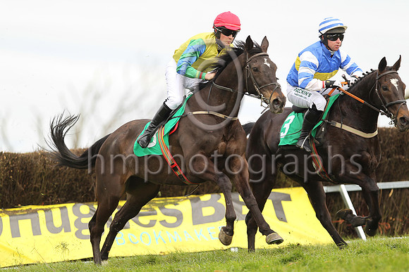 01st THE BALER and F Stack ( 8 , YELLOW; blue sleeves,green chevrons; red cap ) Trainer: Liam O'Farrell , Owner : Liam O'Farrell