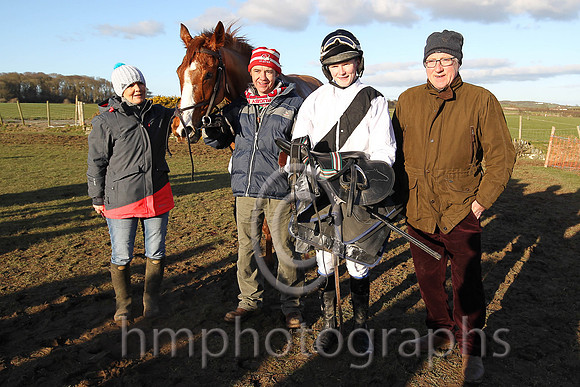 01st LISNAGREGGAN and M E McCrory ( 10 , WHITE,black sash; white sleeves; black cap ) Trainer: William Gault,, Owner : Paul Martin William Gault