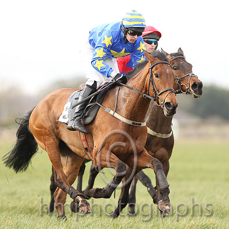 01st HAYLEY BELLE and M J O'Hare ( 6 , ROYAL BLUE,yellow star; royal blue,yellow stars sleeves; royal blue  yellow hooped cap ) Trainer: J.G. Cosgrave,, Owner : Ian W. Moore