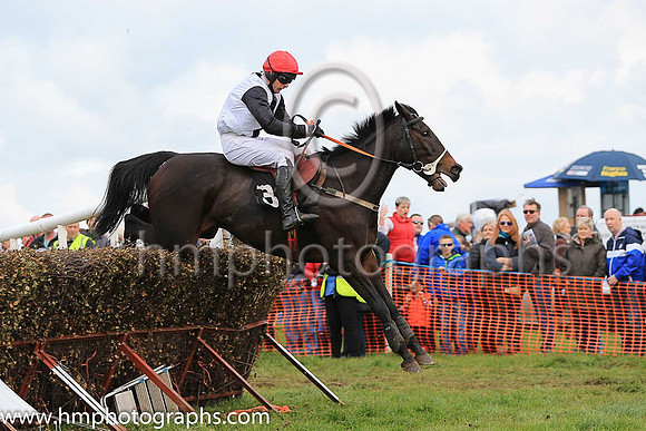 04th BOBOWEN and M J O'Hare ( 3 , WHITE,black panel; black sleeves; red cap ) Trainer: Caroline McCaldin,, Owner : Niall McCarthy  Caroline McCaldin