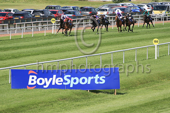 01st Urban Oasis (6 red, blue seams ) Jockey: Jamie Powell7 , Trainer: John James Feane