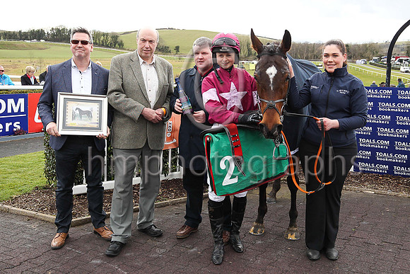 01st Isodon and Katie O'Farrell ( 2 , maroon, white star ) Trainer - G Elliott , Owner - Gigginstown House Stud