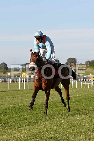 Backstage 5th, Jockey P Carberry - CU2D0170-e3