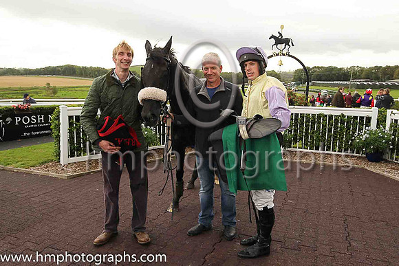 01st Mister To Mister and Brian Hayes ( 8 , yellow, mauve sleeves ) Trainer - B Arthey , Owner - C Gault