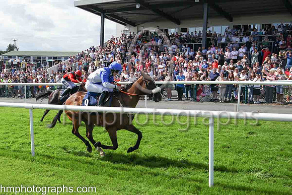 01st Typical Thomas (9 , blue, white diabolo ) Jockey: Peter Smithers7 , Trainer: James Andrew Fahey