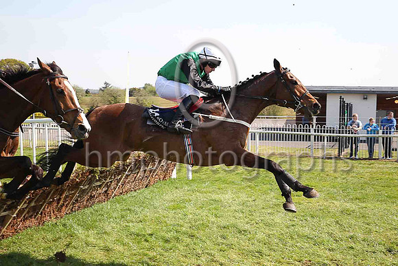 04th Sir Issac and M J Bolger ( 5 , emerald green, black sleeves ) Trainer - H Rogers , Owner - O B P Carroll