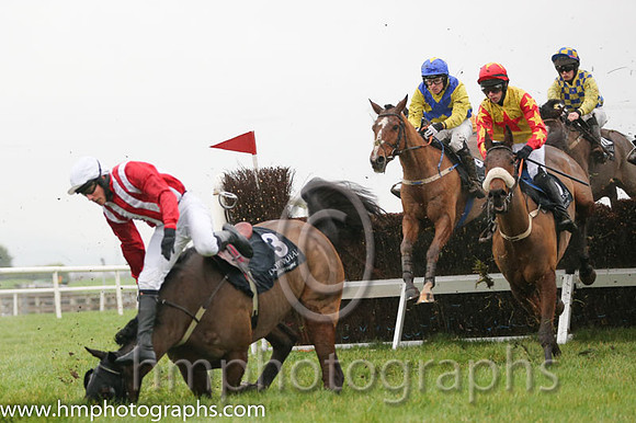 08 Kerrib Castle and Mr M McConville - F - 08th (3 ,red and white stripes ) Trainer - Stephen McConville